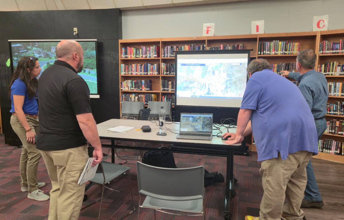 ARDOT officials present the Highway 91 widening proposal to Jonesboro residents.