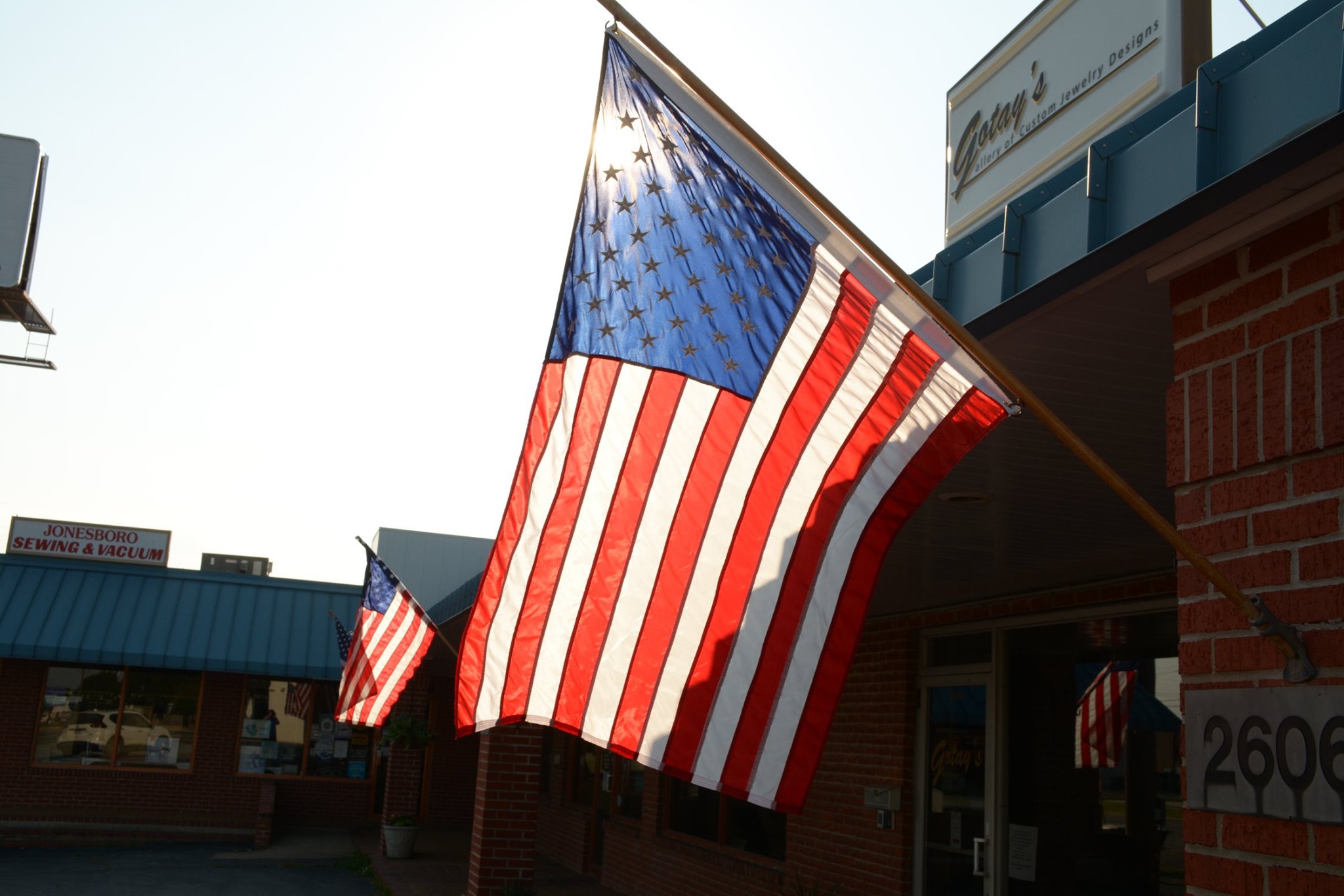 Jonesboro University Heights Lions Club provides flag service on holidays