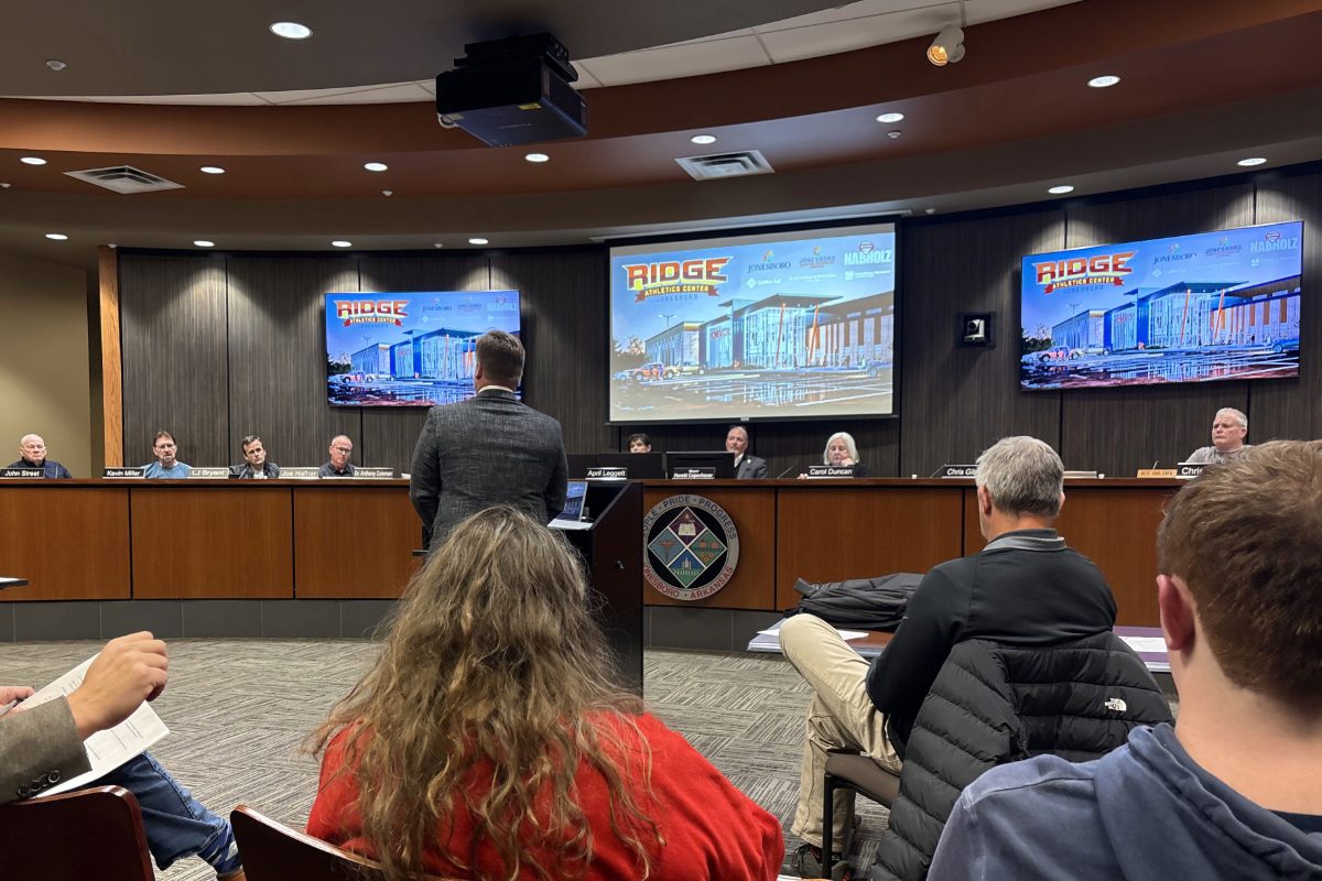 image of city council meeting for Jonesboro