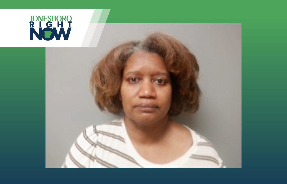 mug shot for Amanda Lewis