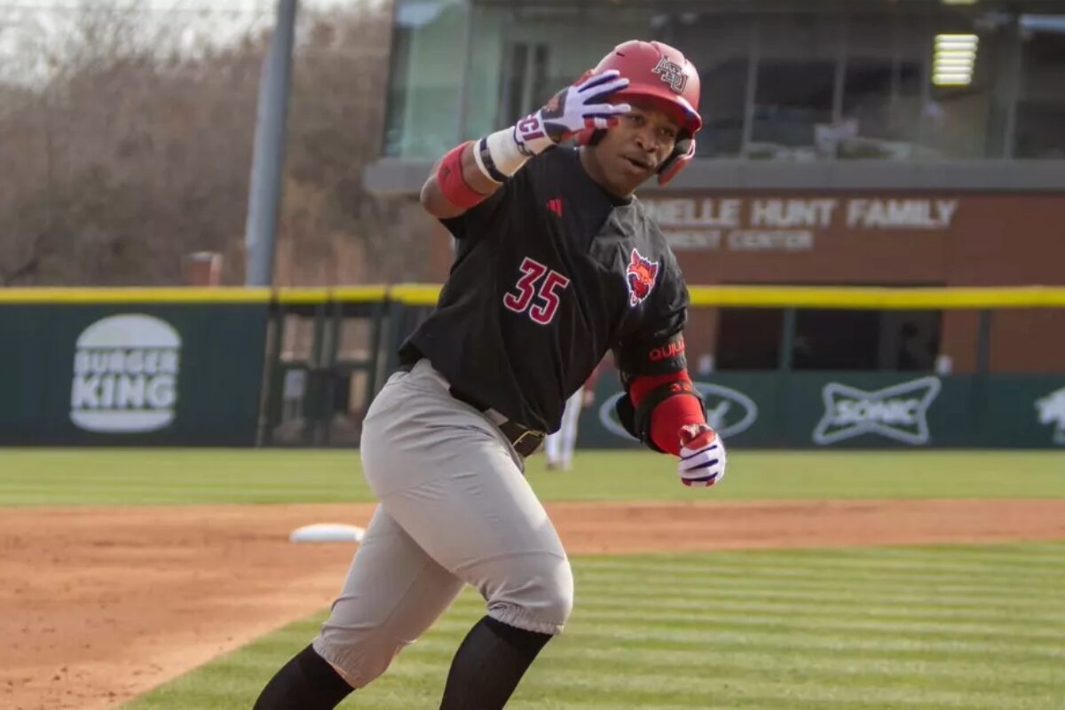 A-State Baseball Beats Number 6 Hogs