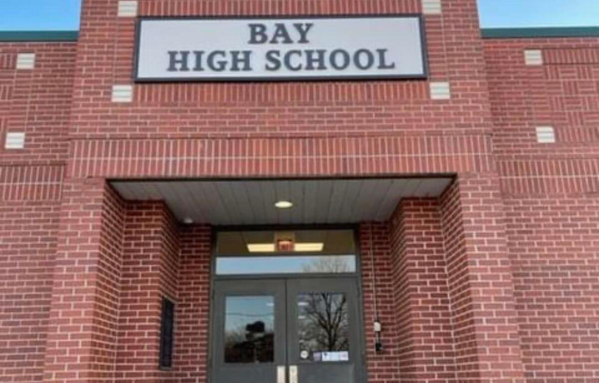 Charter Bus Carrying Bay Students Runs Off I-57