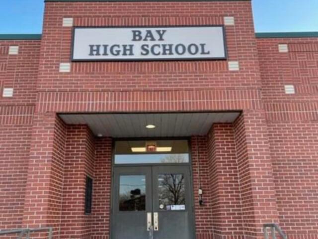 Charter Bus Carrying Bay Students Runs Off I-57