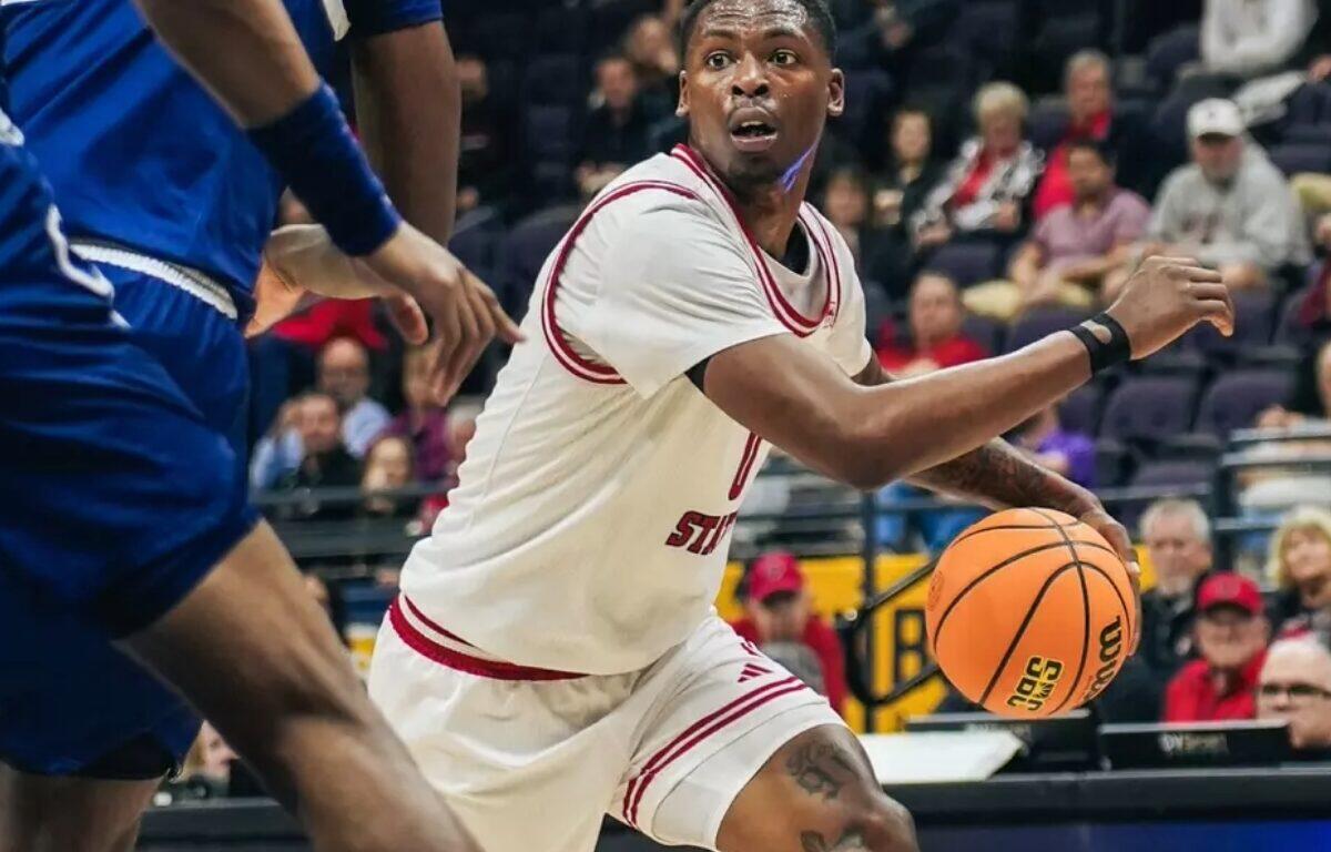 Astate mens basketball team