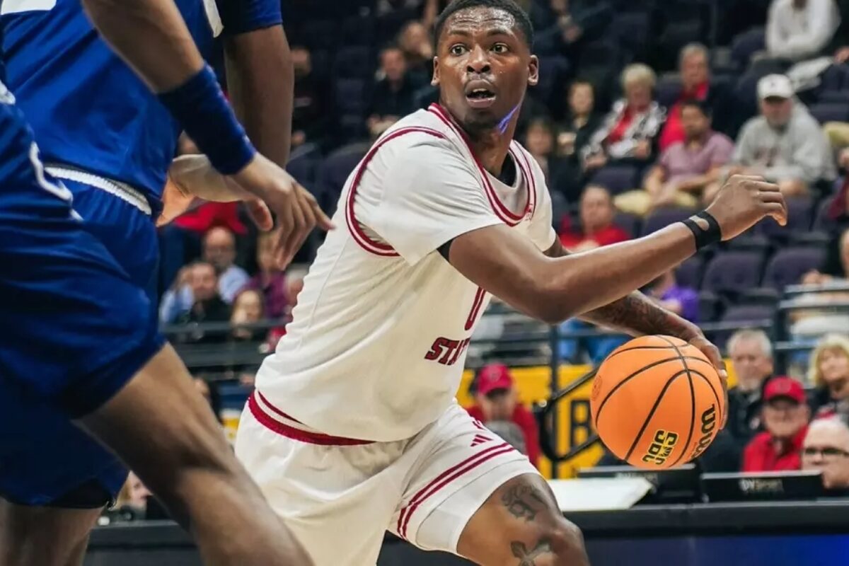 Astate mens basketball team