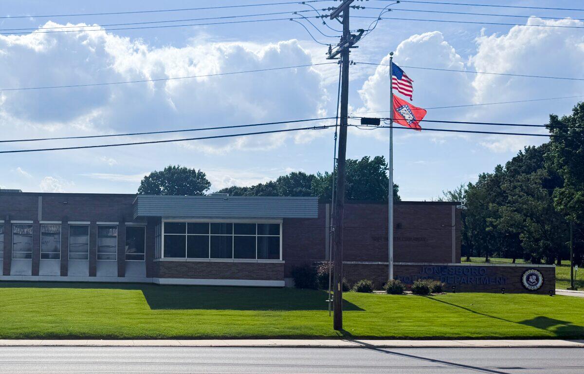 front of police department in jonesboro ar