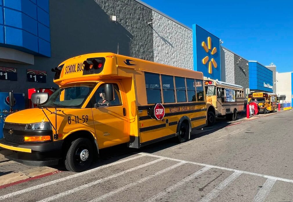 Northeast Arkansas donates more than 33,000 school supplies during 21st annual Stuff the Bus Nearly $10,000 in cash donations will purchase thousands more supplies for students across Region 8