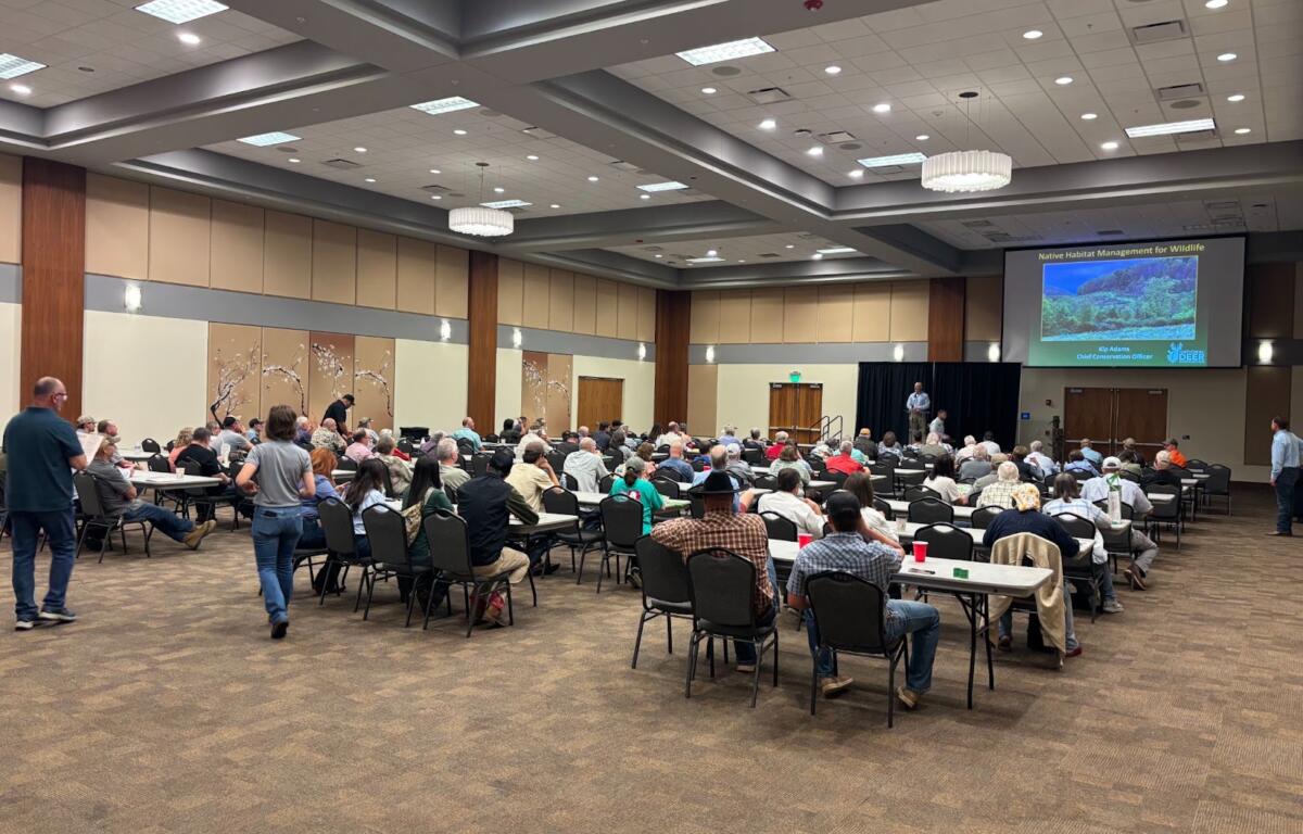 Attendees at Arkansas Game and Fish Expo