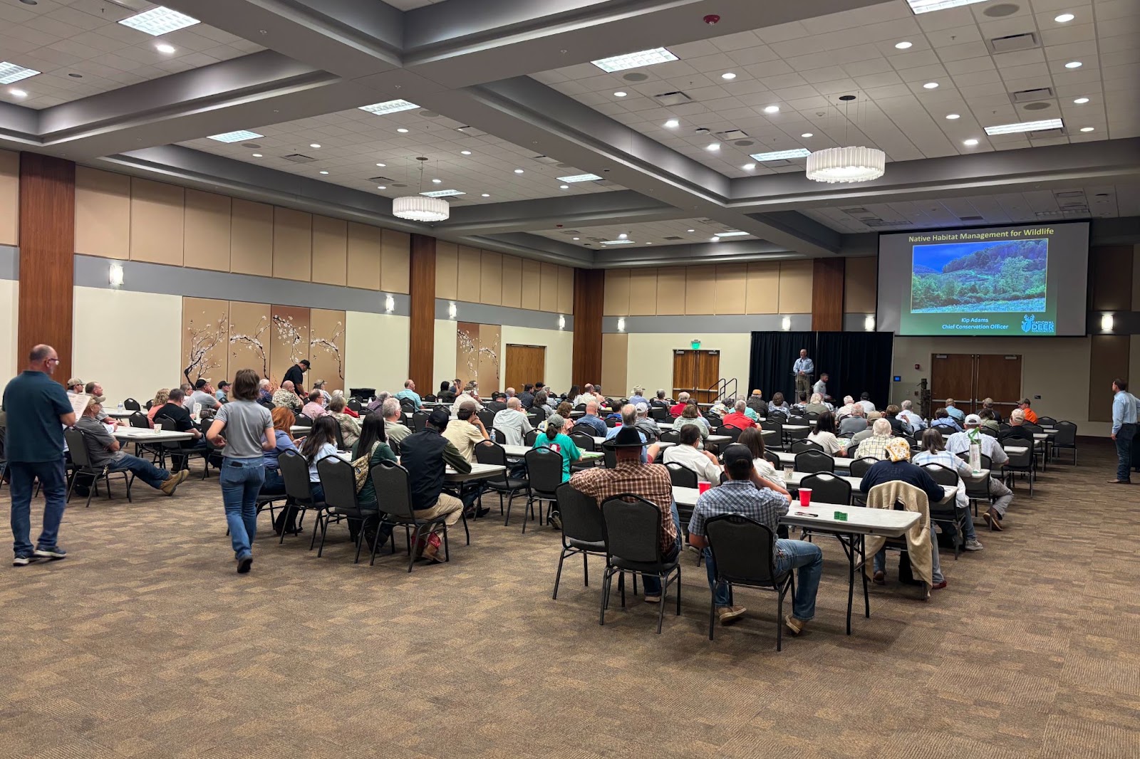 Attendees at Arkansas Game and Fish Expo